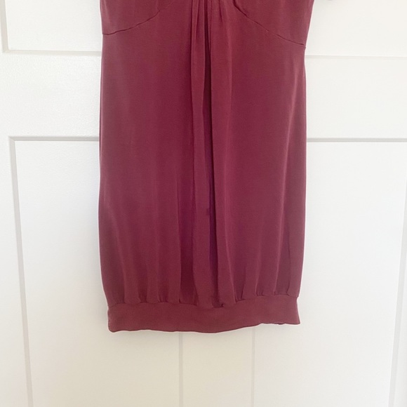 Aritizia Wilfred Bubble Hem Tunic Dress Burgundy Short Sleeve Spring Size Small - Picture 4 of 8